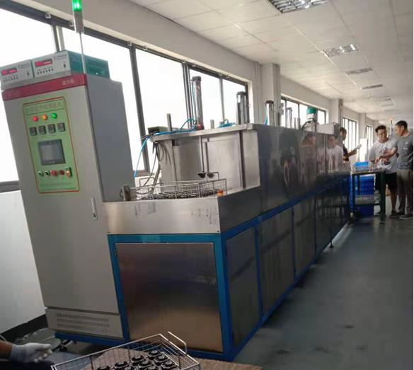 電機端蓋通過式超聲波高壓噴淋清洗機整體外觀