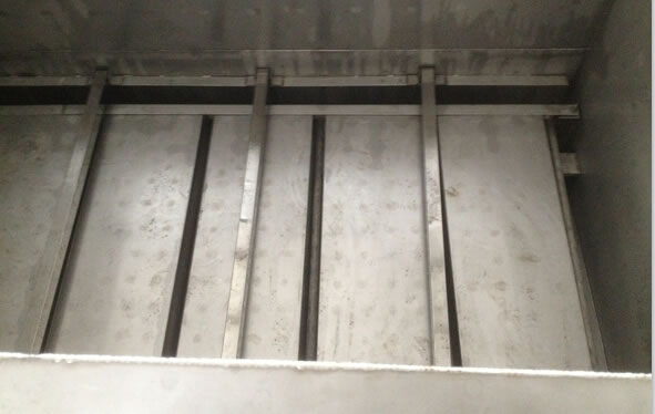 振動(dòng)高度可以達(dá)到1200mm,不銹鋼316L超聲波清洗機(jī)震板